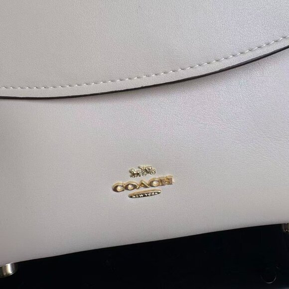 COACH Emory Women's Leather Handbag, size 22.5*17.5*11 cm. - Picture 7 of 9